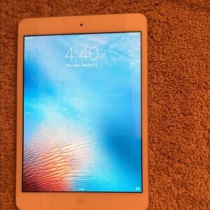Apple iPad mini 2 16GB Silver | Canadian Model | Fully Reset | Good Condition
